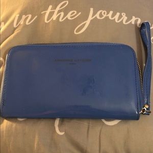 Adrienne Vittadini charging wallet/wristlet
